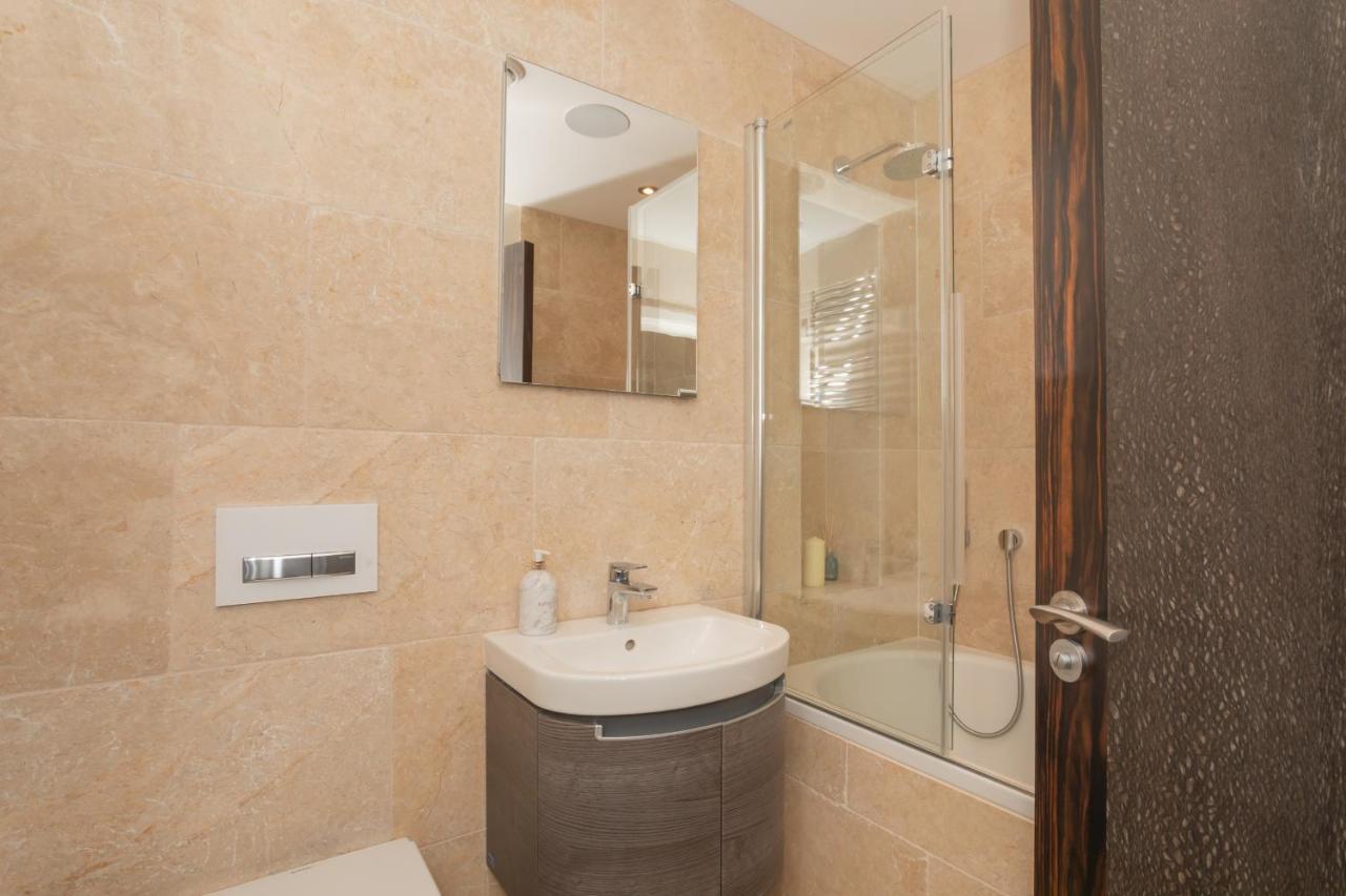 Henge House, Penthouse Apartment Bath Exterior foto
