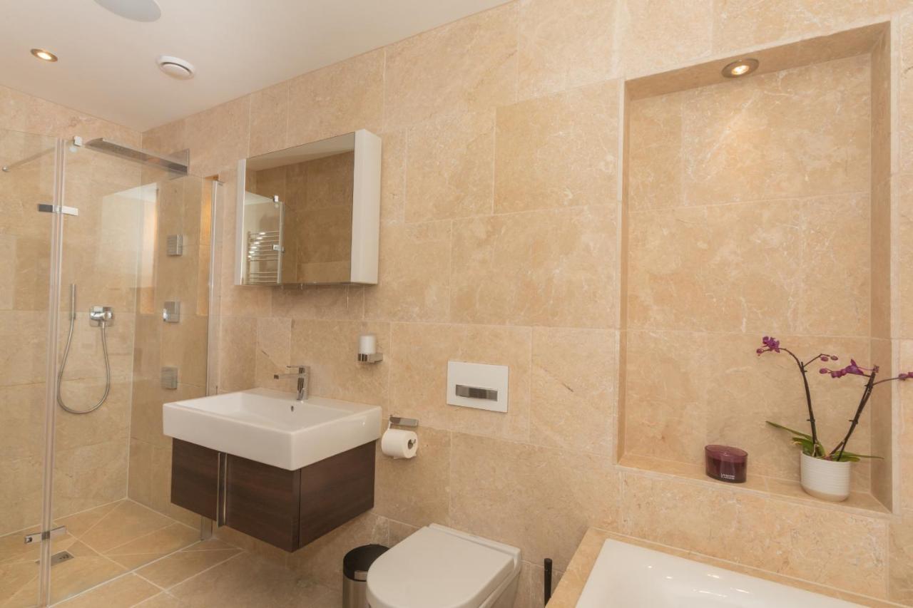 Henge House, Penthouse Apartment Bath Exterior foto