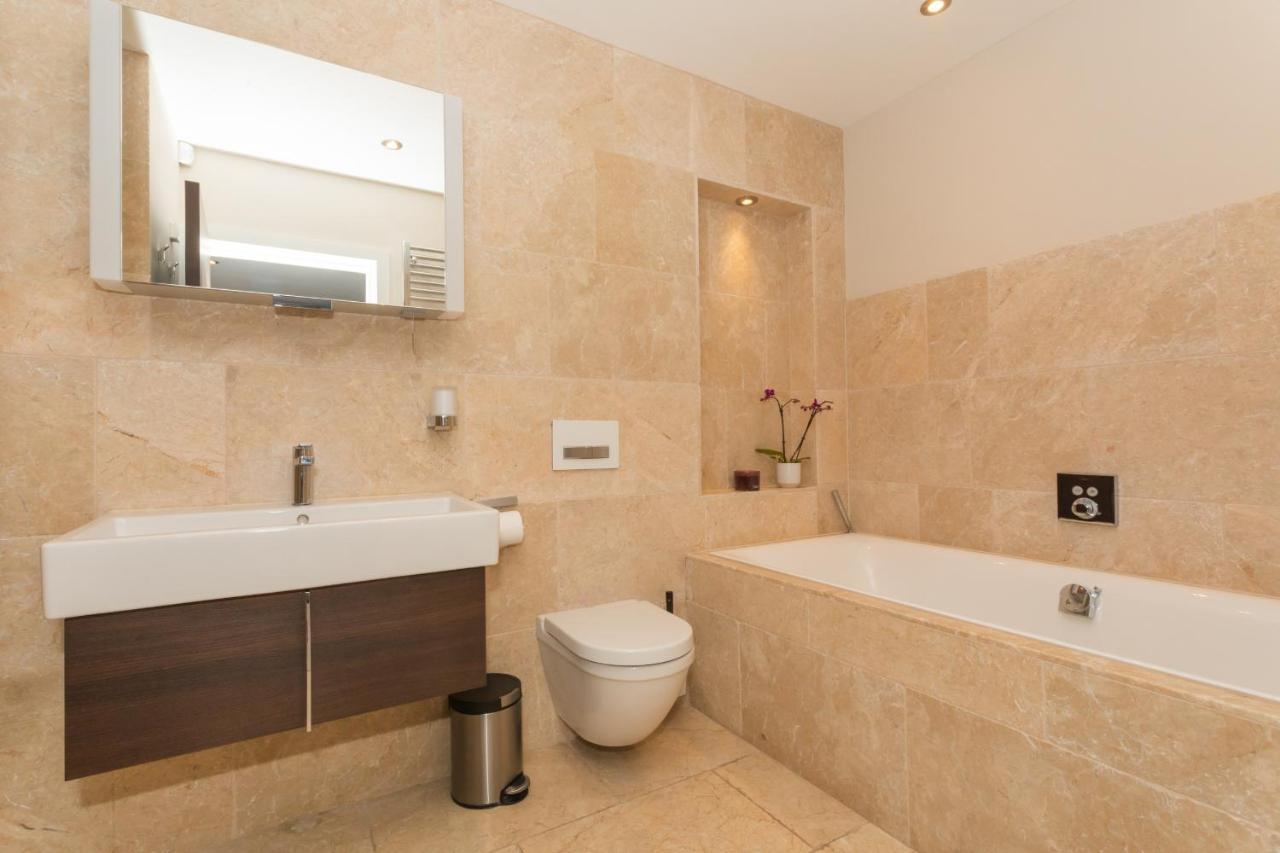 Henge House, Penthouse Apartment Bath Exterior foto